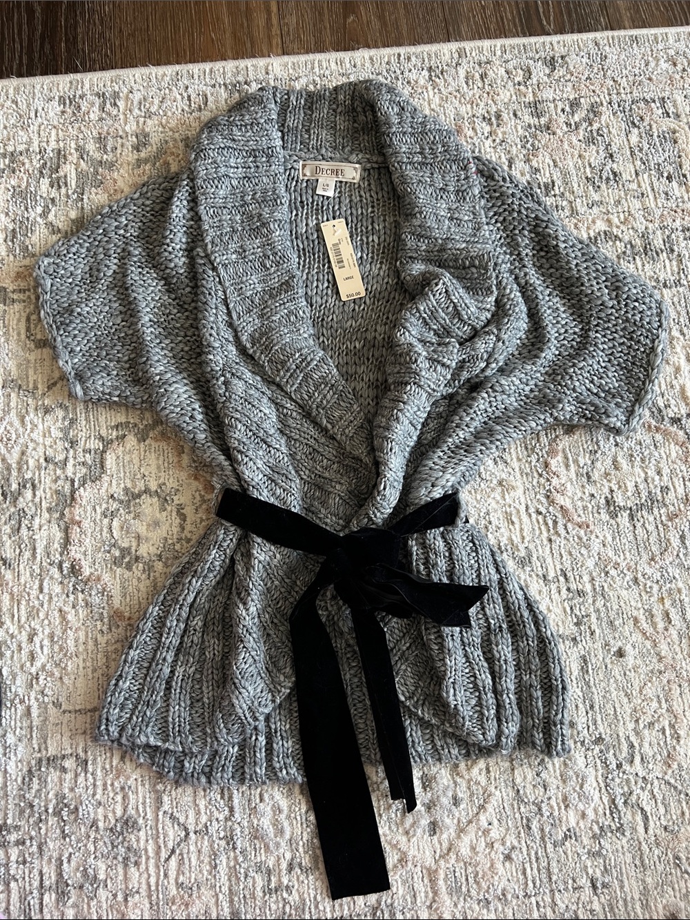 Large Decree Women's Gray Knit Short-Sleeve Open Cardigan with Belt
